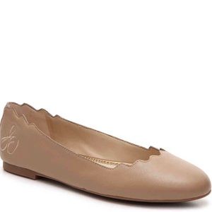 Sam Edelman Finnegan Nude Scalloped Flats 7.5